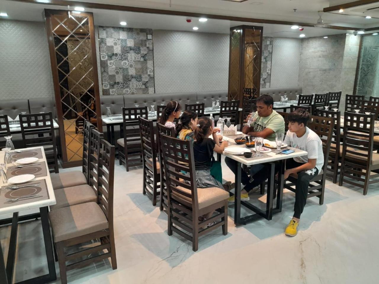 Rich Grand Hotel Agra  Dış mekan fotoğraf