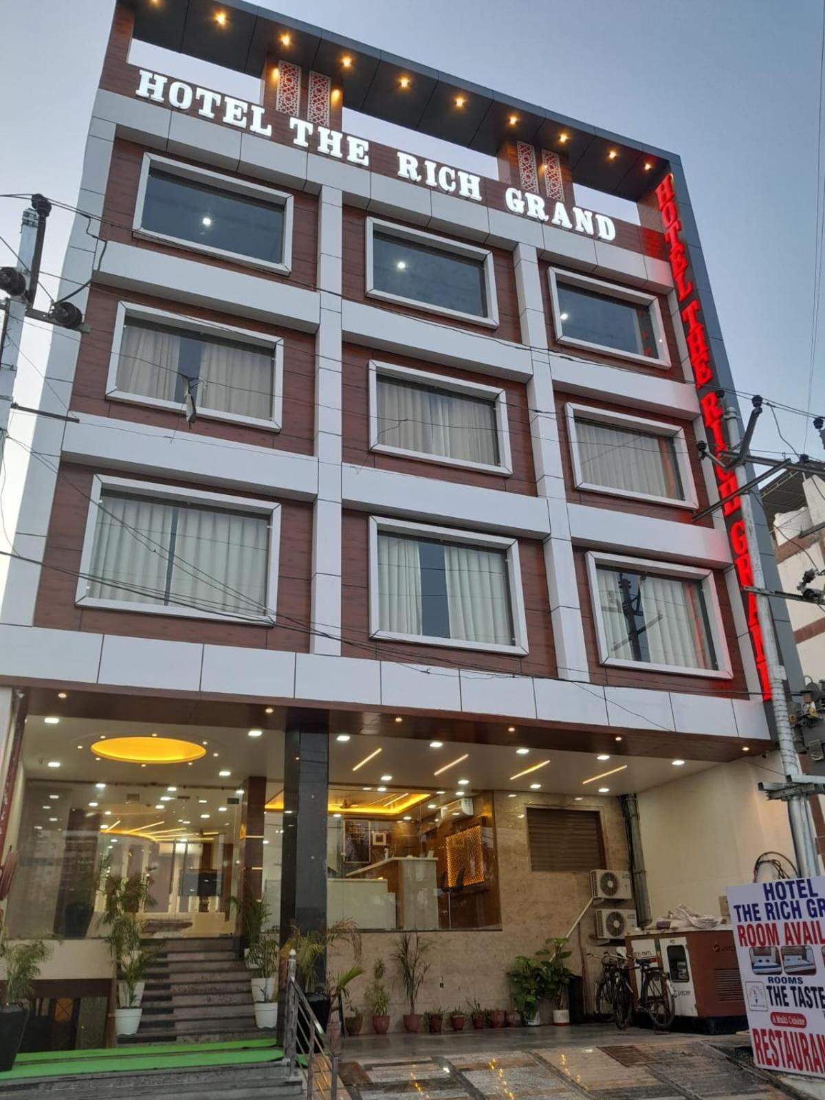 Rich Grand Hotel Agra  Dış mekan fotoğraf